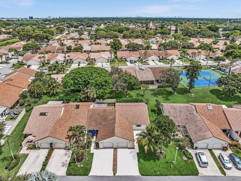 21578 Altamira Avenue - Photo 49