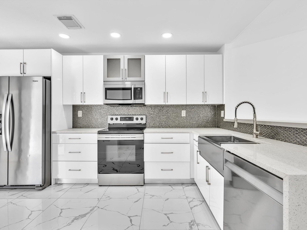 21578 Altamira Avenue - Photo 8
