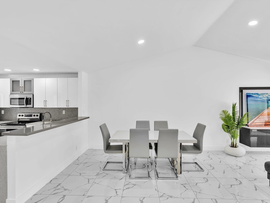 21578 Altamira Avenue - Photo 18