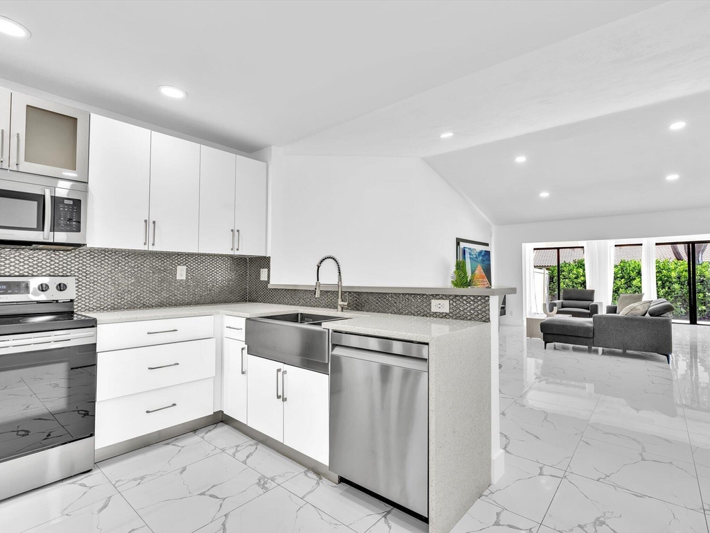 21578 Altamira Avenue - Photo 7