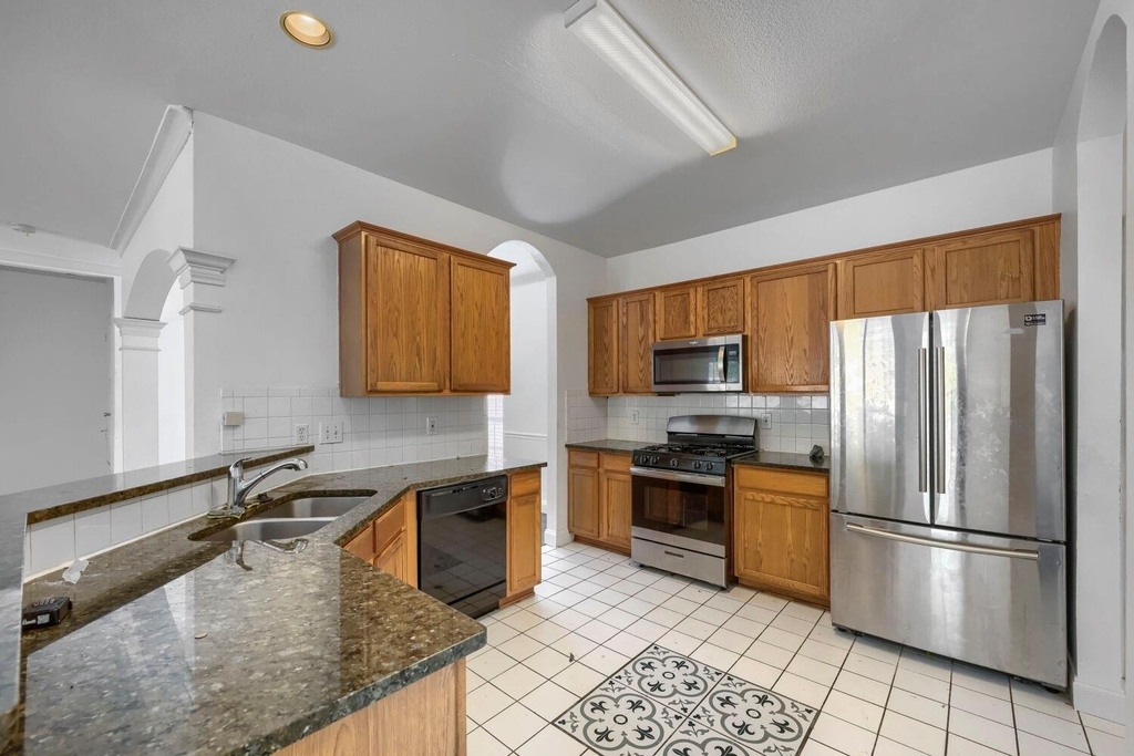 7018 Echo Lake Court - Photo 8