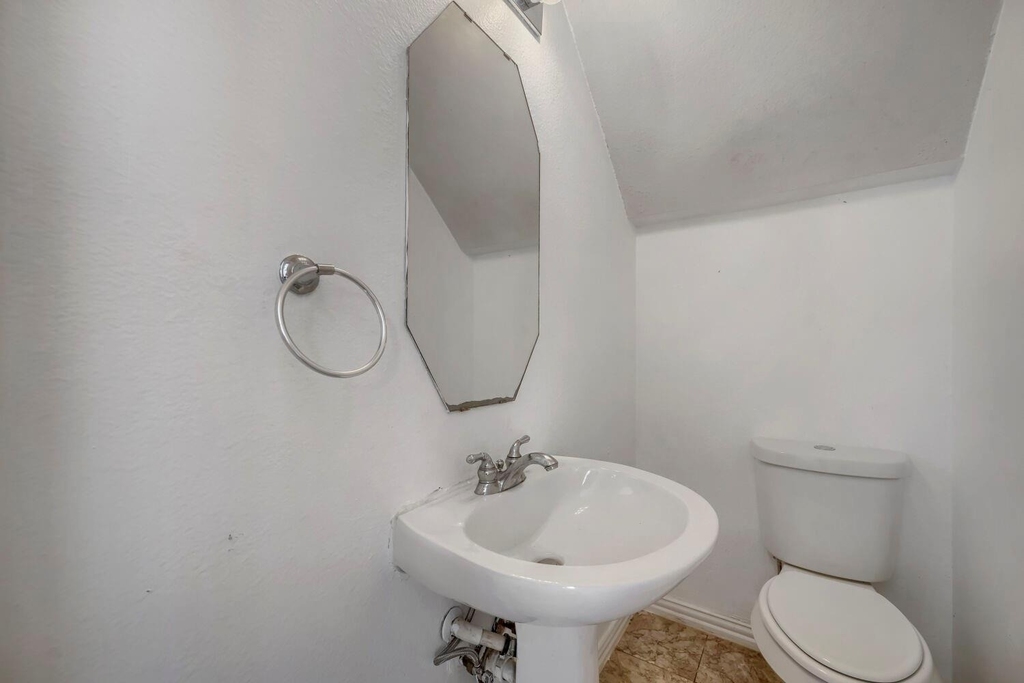 7018 Echo Lake Court - Photo 27