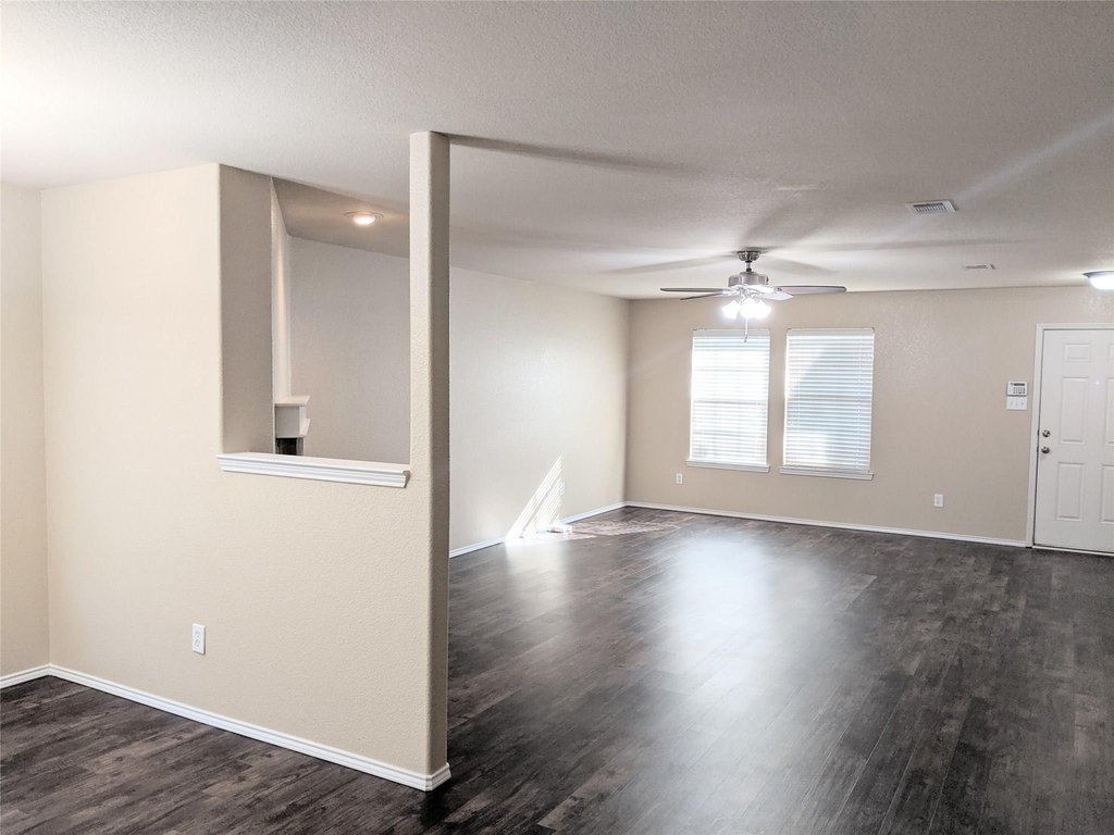 517 Azalea Drive - Photo 4
