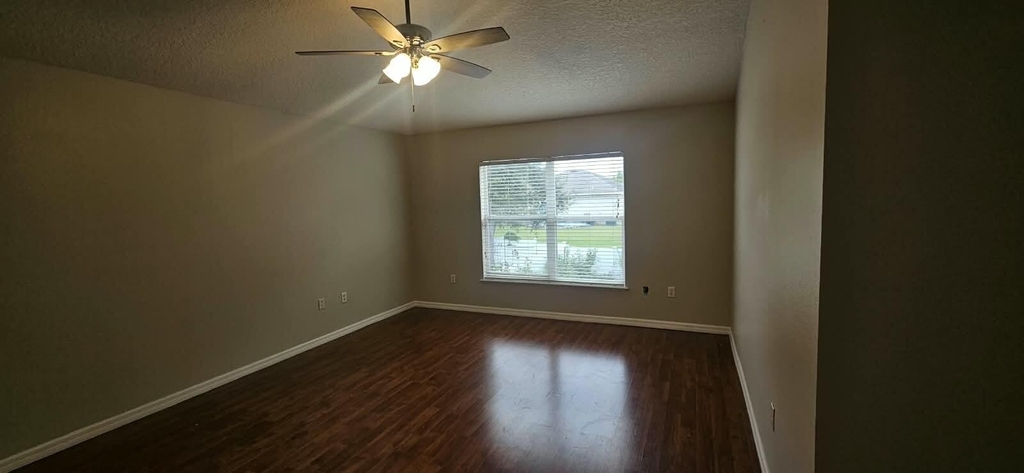 523 Stonewall Avenue - Photo 6