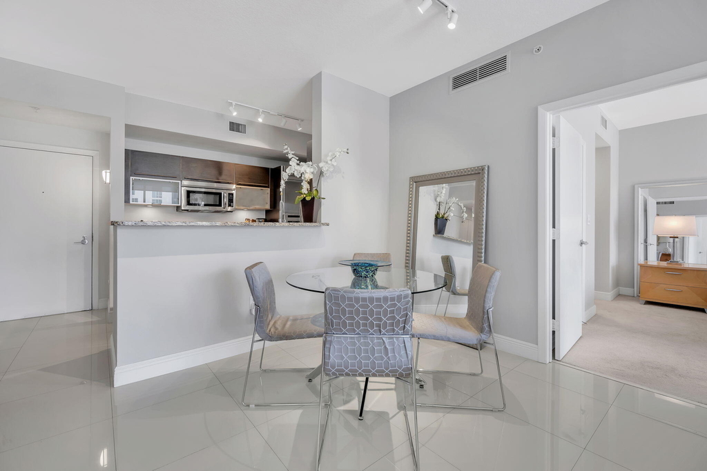 550 Okeechobee Boulevard - Photo 7
