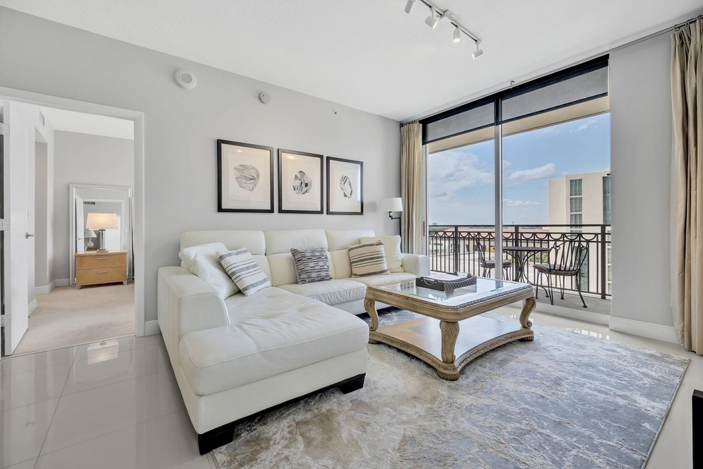 550 Okeechobee Boulevard - Photo 1
