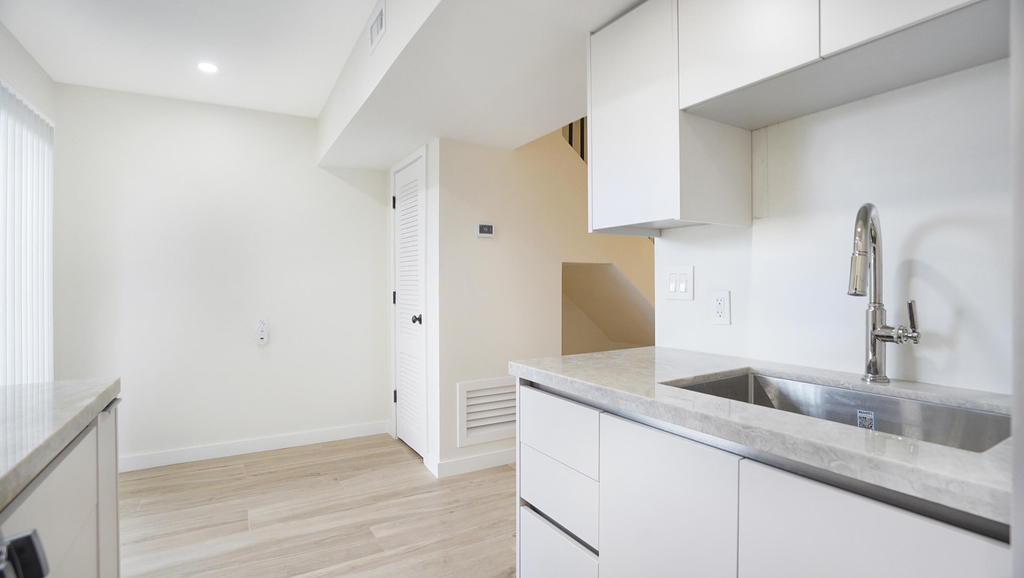 701 S Royal Poinciana Boulevard - Photo 23