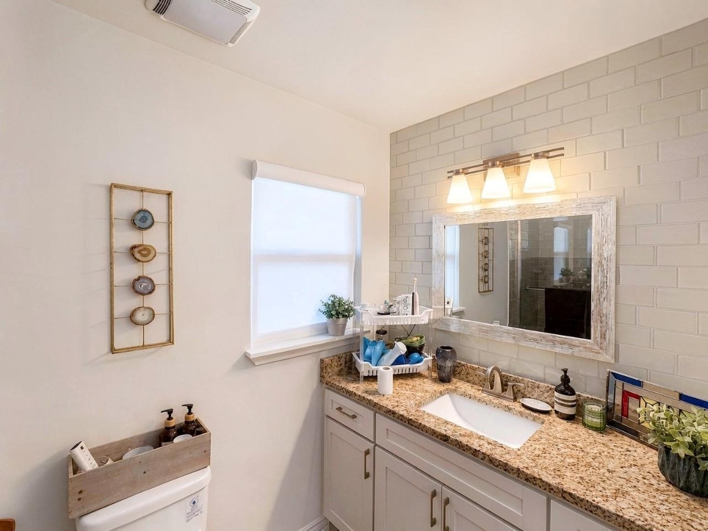1931 Berkley Avenue - Photo 3