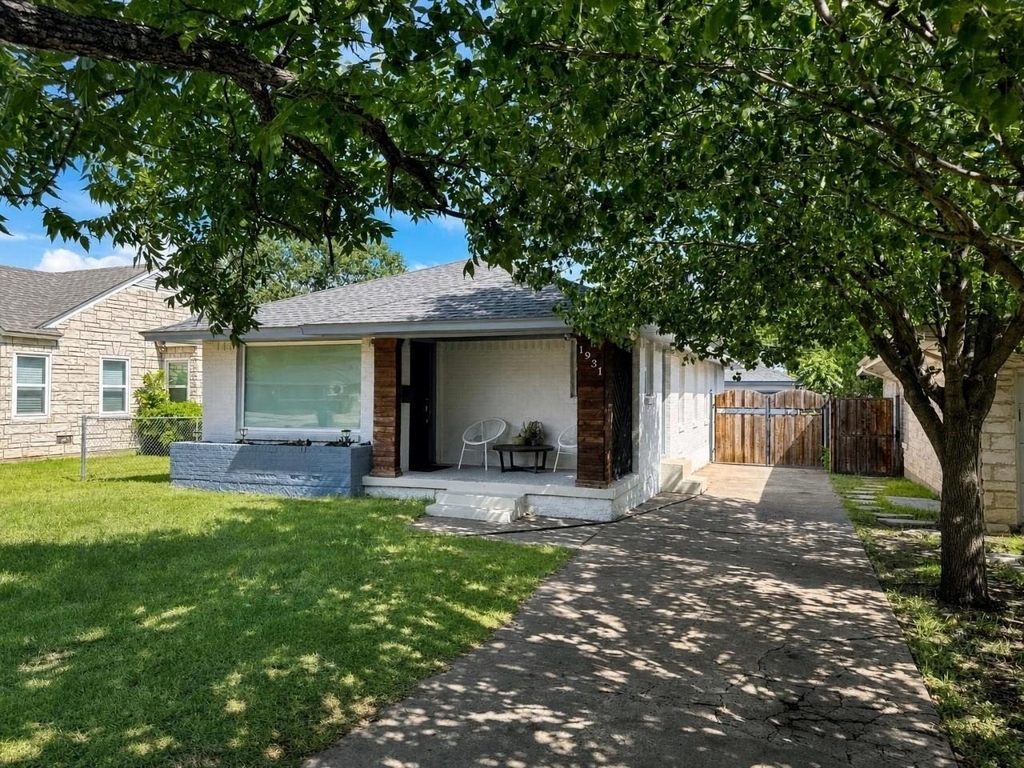 1931 Berkley Avenue - Photo 2