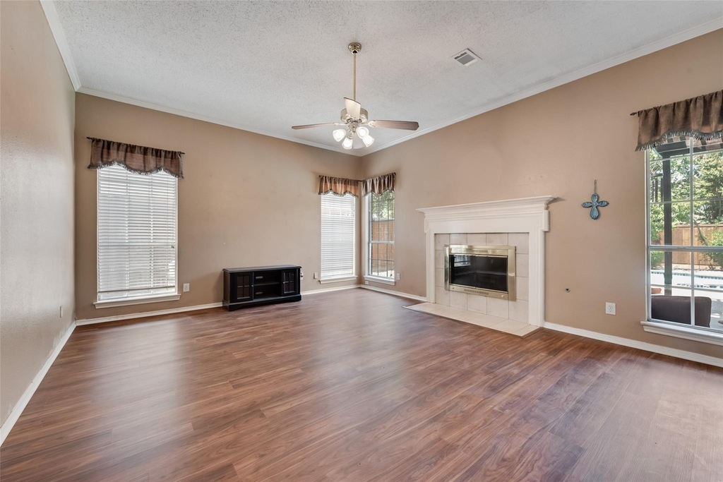 1909 Smith Drive - Photo 4