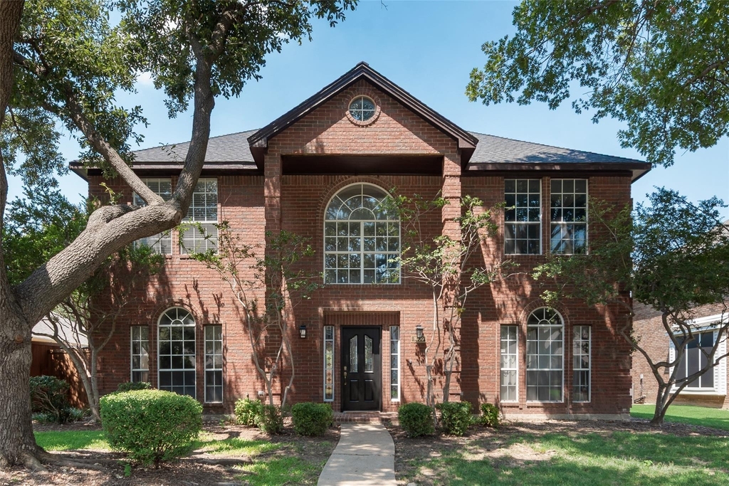 1909 Smith Drive - Photo 1