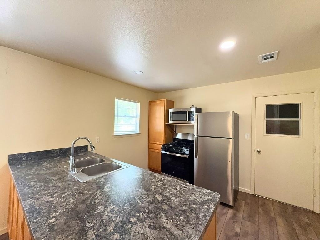 615 Crane Drive - Photo 5