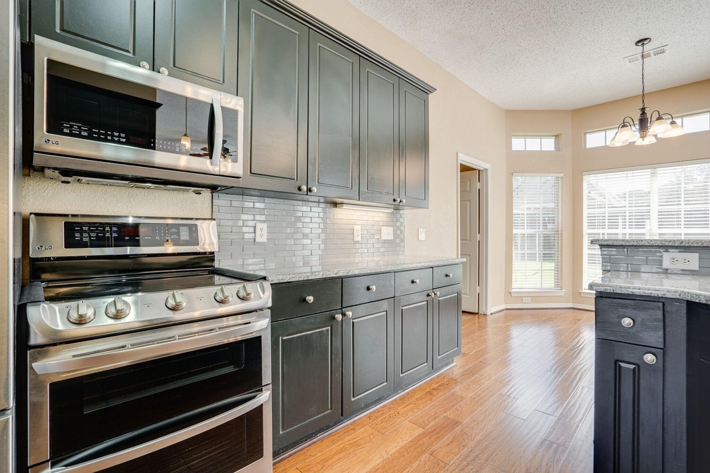 4036 Christopher Way - Photo 8