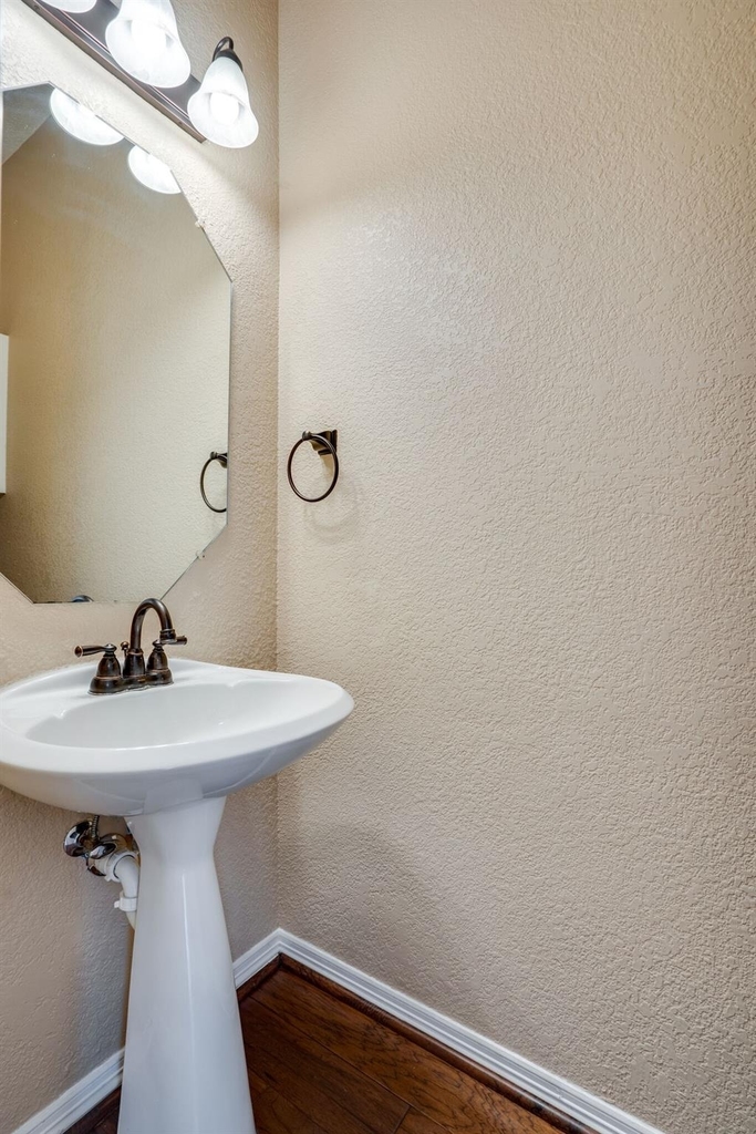 4036 Christopher Way - Photo 16