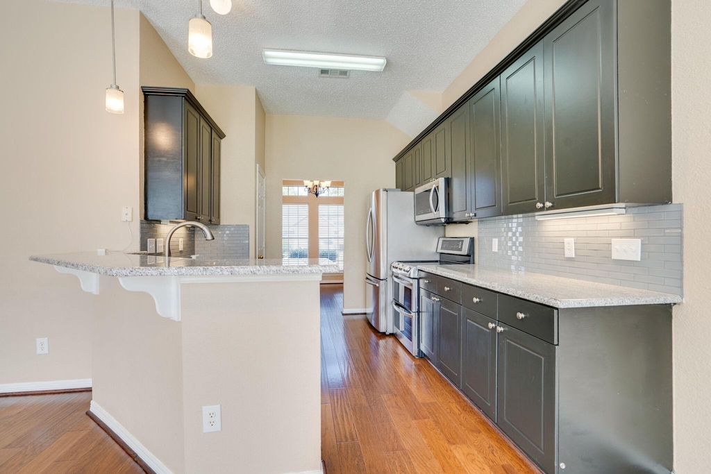 4036 Christopher Way - Photo 10