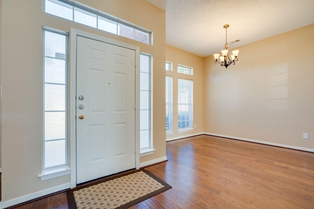 4036 Christopher Way - Photo 3