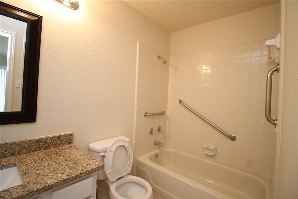 748 Versailles Street - Photo 13