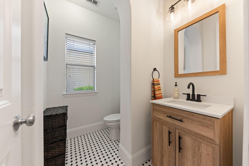 7011 Nueces Drive - Photo 5