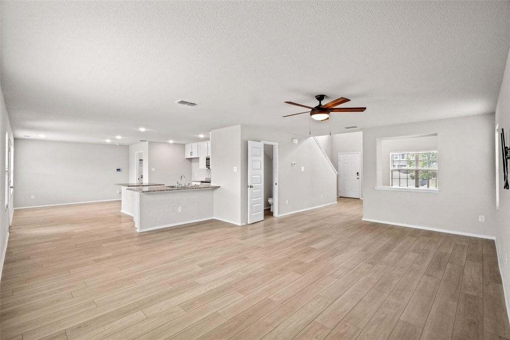 7904 Schooner Drive - Photo 4