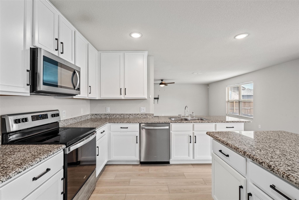 7904 Schooner Drive - Photo 10
