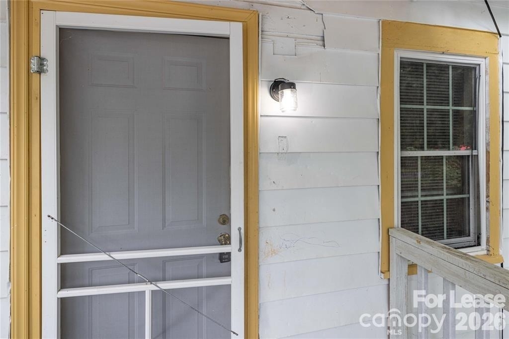 629 Colston Street - Photo 3