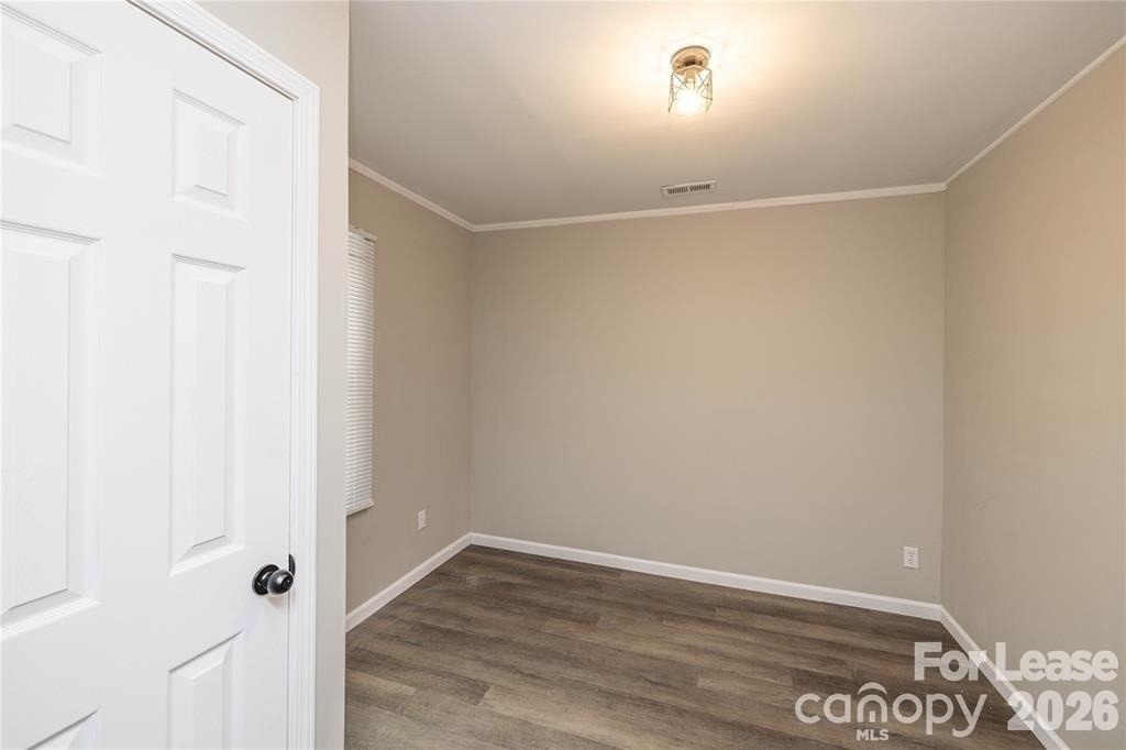 629 Colston Street - Photo 9