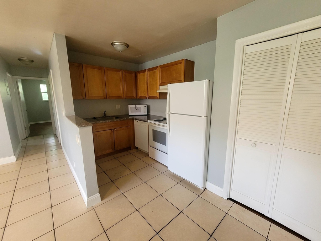 1783 Nw 55th Avenue - Photo 2