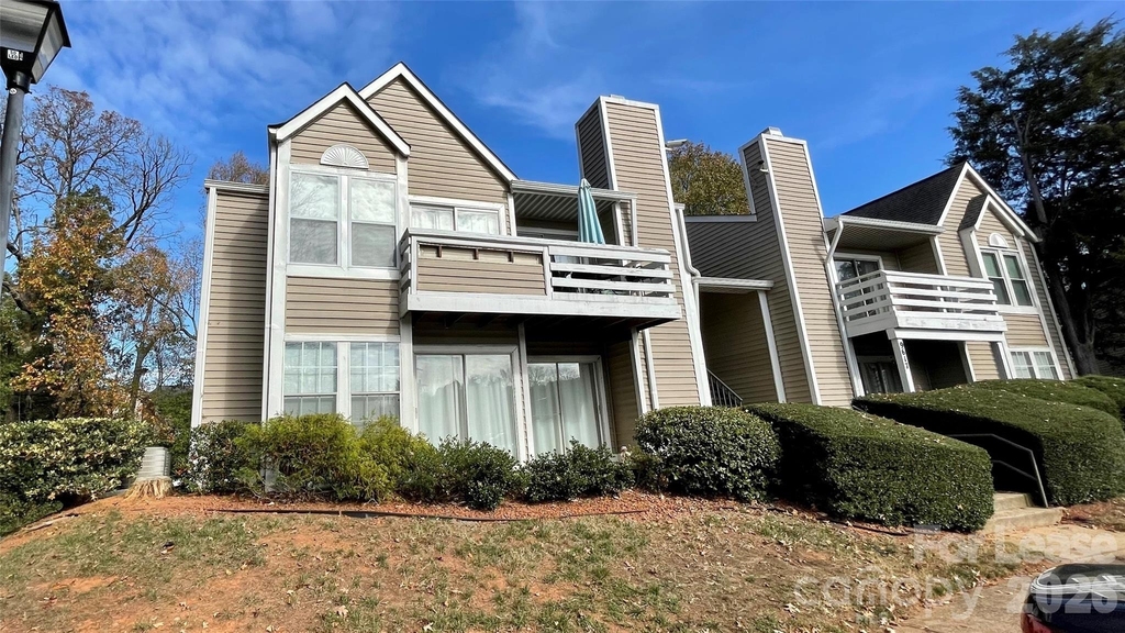 9617 Vinca Circle - Photo 0