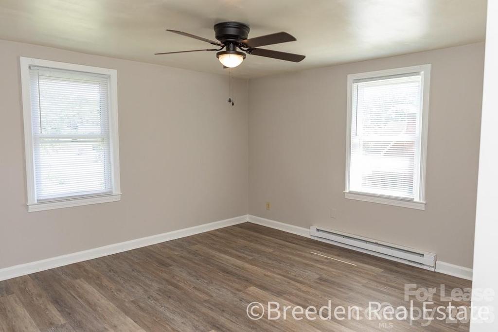 224 N Anderson Street - Photo 2