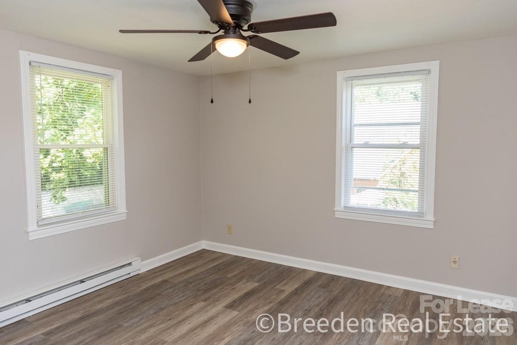 224 N Anderson Street - Photo 3