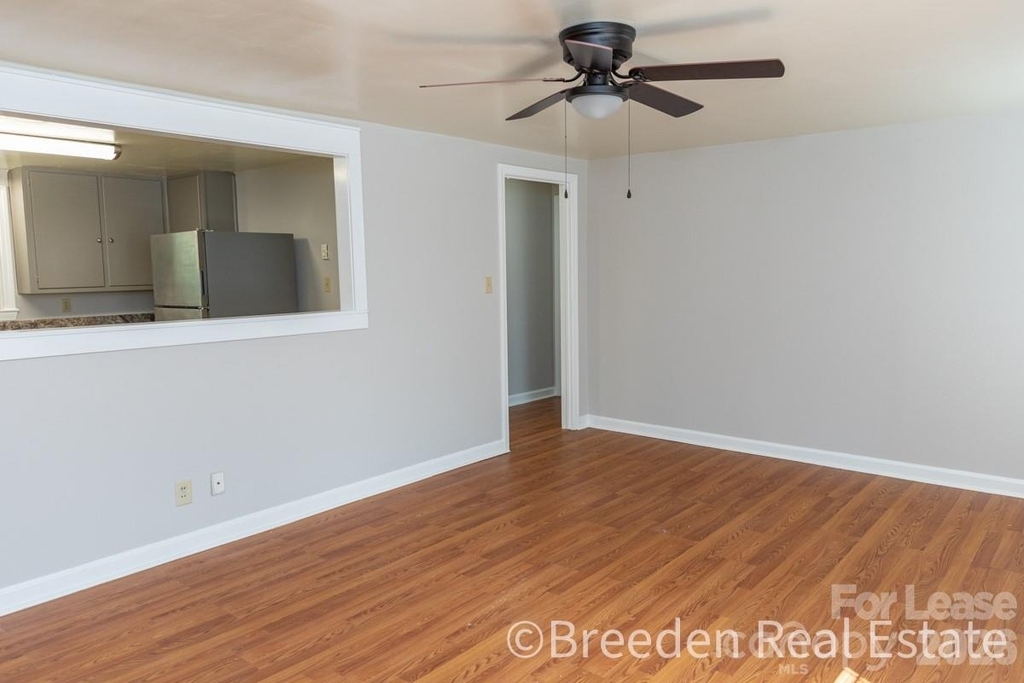 224 N Anderson Street - Photo 8