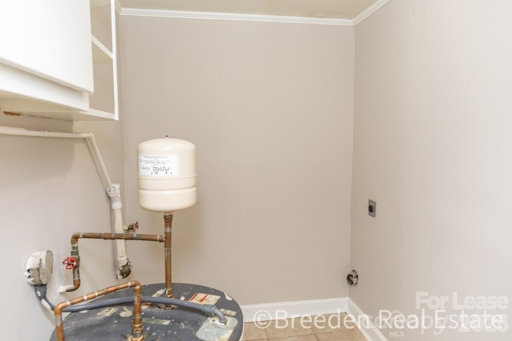 224 N Anderson Street - Photo 4