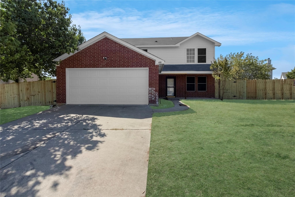408 Centennial Place - Photo 0
