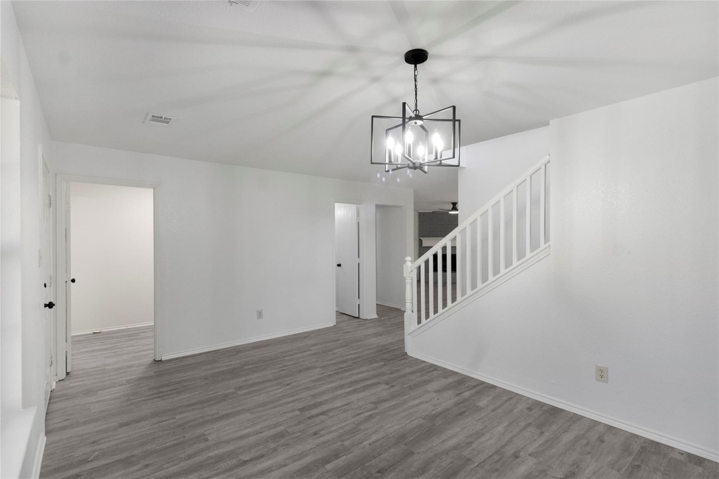 408 Centennial Place - Photo 4