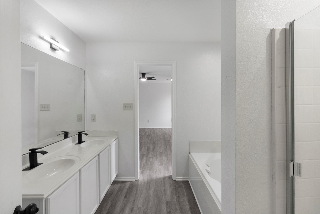 408 Centennial Place - Photo 16