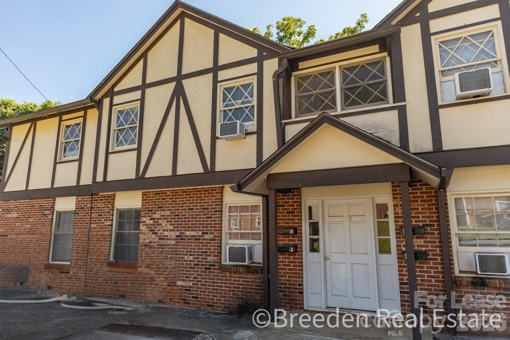 215 N Anderson Street - Photo 1
