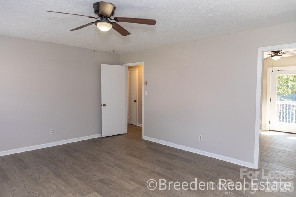 215 N Anderson Street - Photo 15