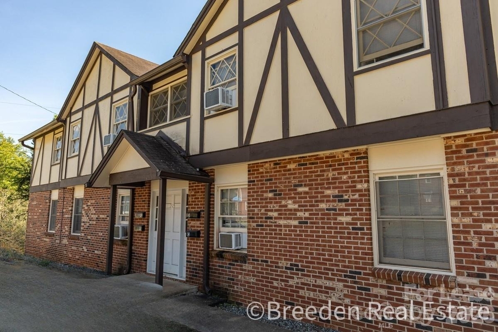 215 N Anderson Street - Photo 0