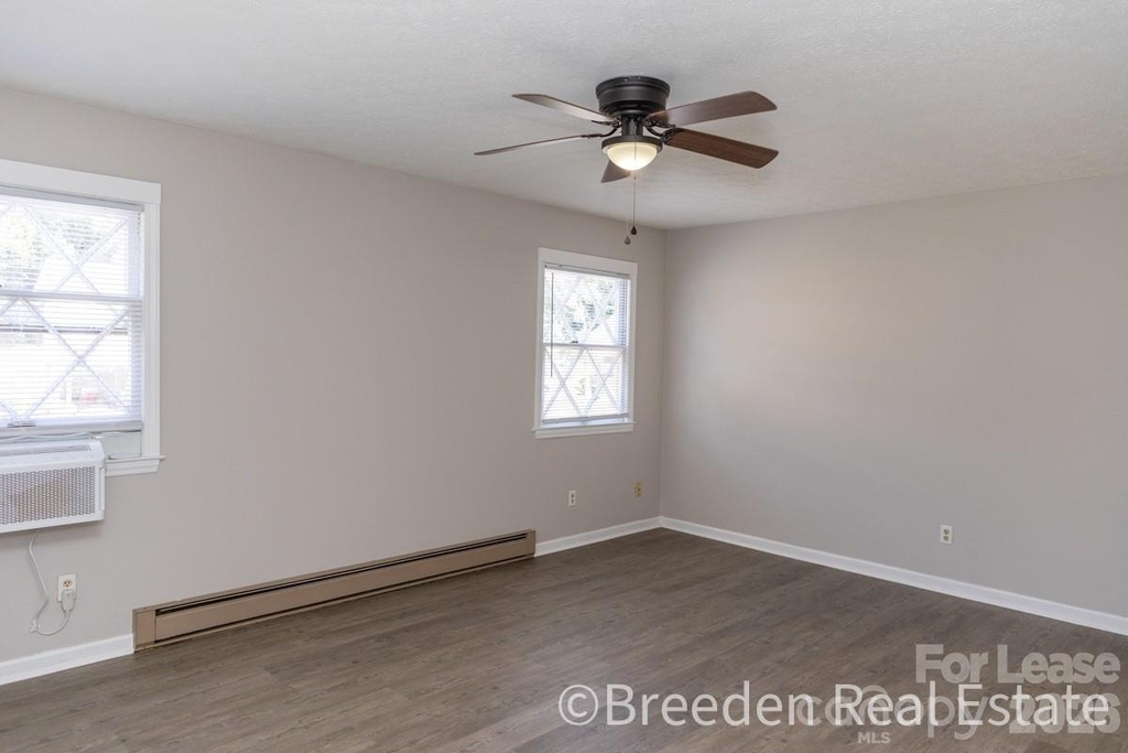 215 N Anderson Street - Photo 16