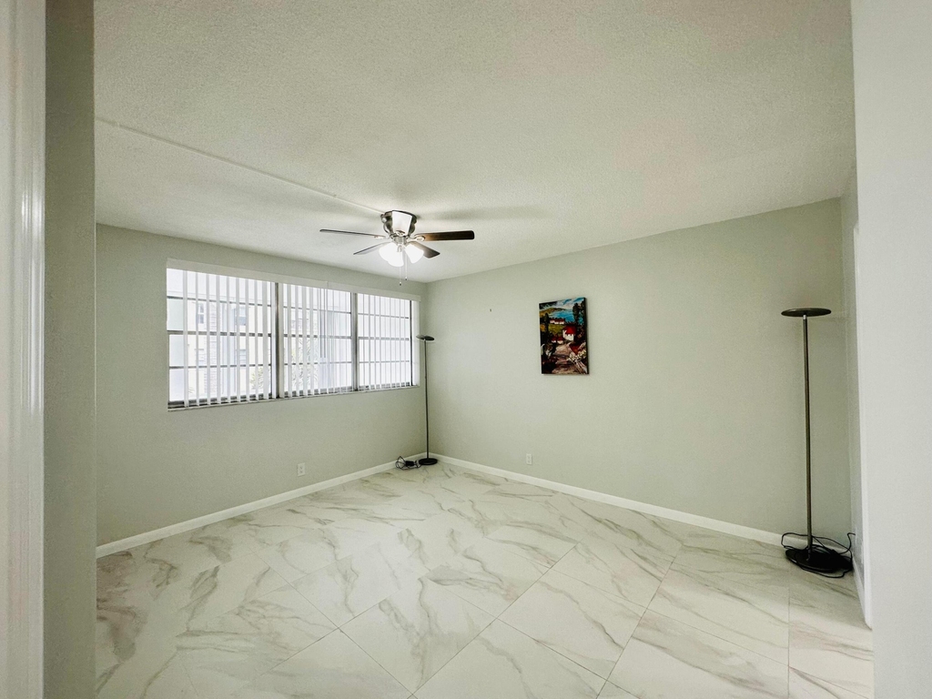1333 E Hallandale Beach Boulevard - Photo 13