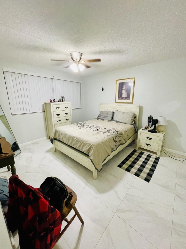 1333 E Hallandale Beach Boulevard - Photo 12