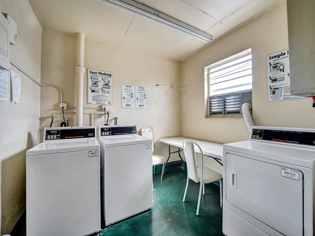 1333 E Hallandale Beach Boulevard - Photo 23