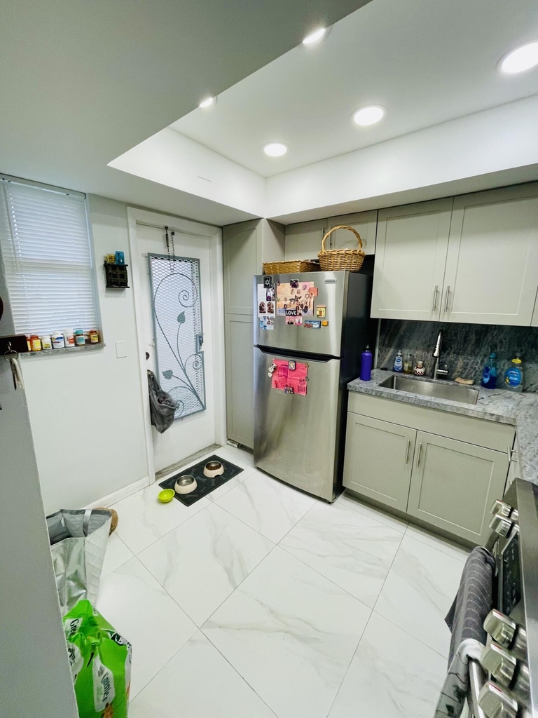 1333 E Hallandale Beach Boulevard - Photo 7