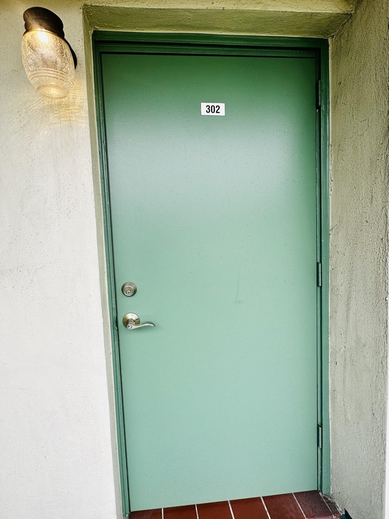 1333 E Hallandale Beach Boulevard - Photo 2