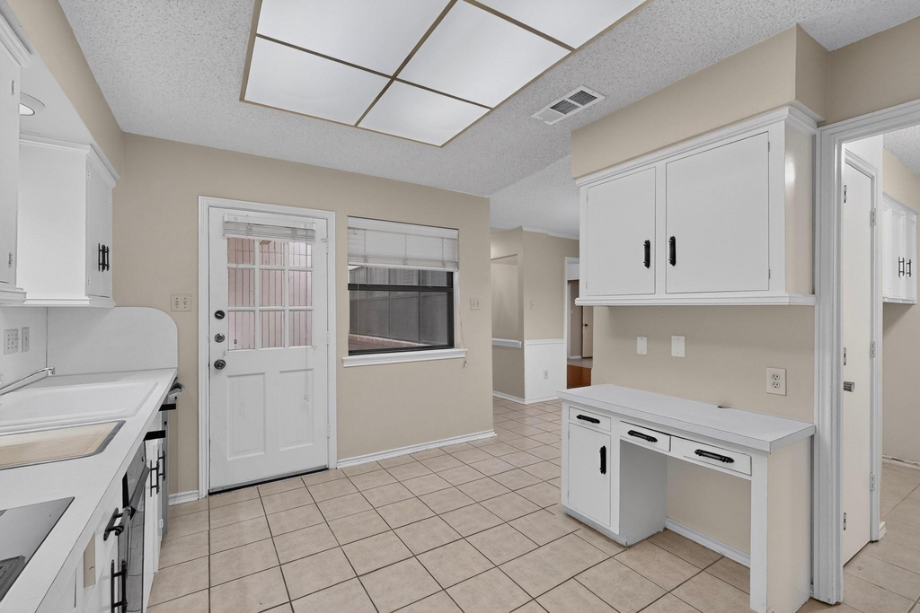 1606 Treehouse Lane - Photo 12