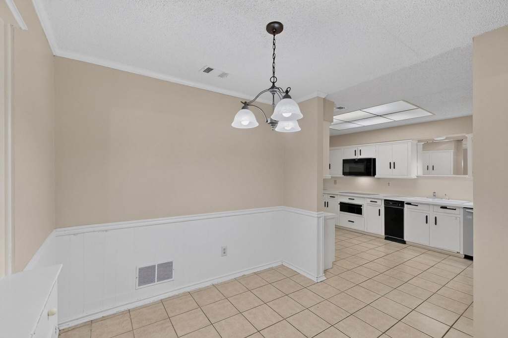 1606 Treehouse Lane - Photo 13
