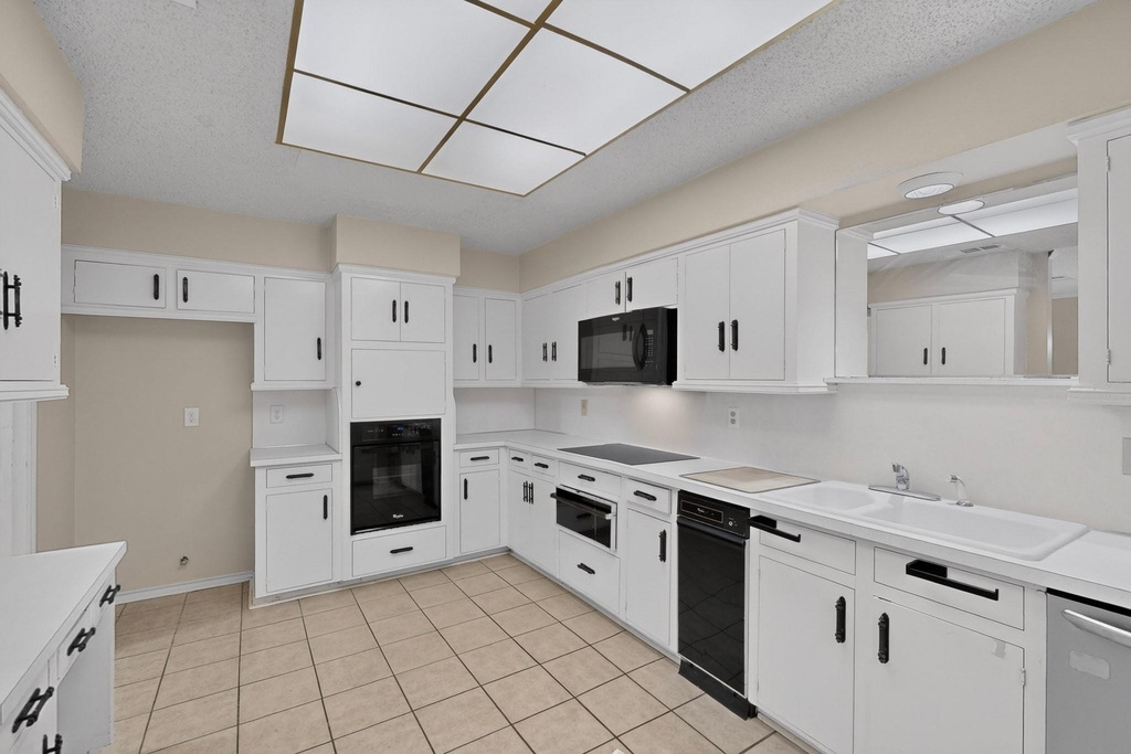 1606 Treehouse Lane - Photo 10