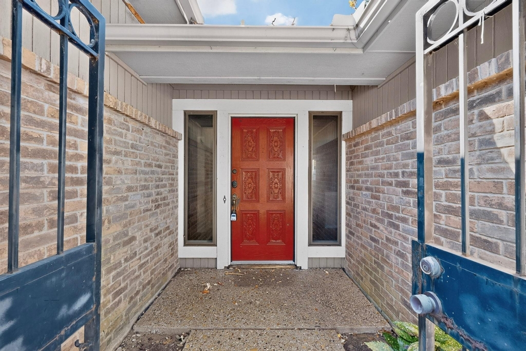 1606 Treehouse Lane - Photo 2