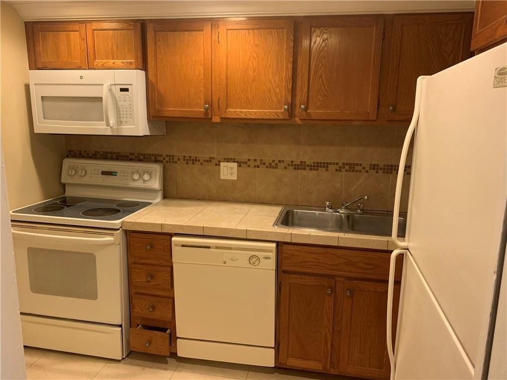 3650 Inverrary Drive - Photo 4