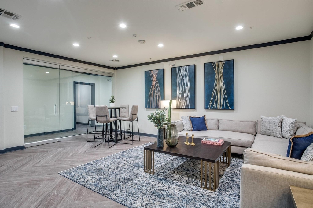 4200 Broadway Avenue - Photo 4